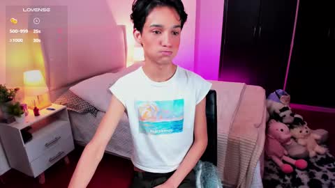  J E V D  online show from January 14, 2025, 11:53 am