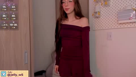 Jelly  online show from February 3, 2025, 7:42 pm