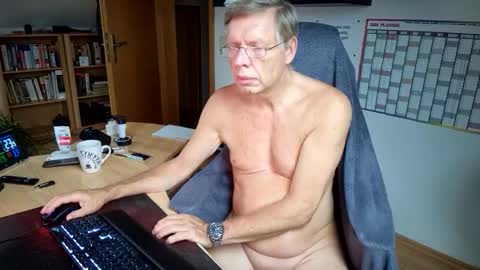 jemk2021 online show from November 10, 2025, 7:40 am