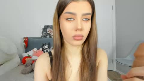 Snapshot of jenie_fire chatting on February 8, 2025, 12:28 pm Dolly online show from February 8, 2025, 12:28 pm