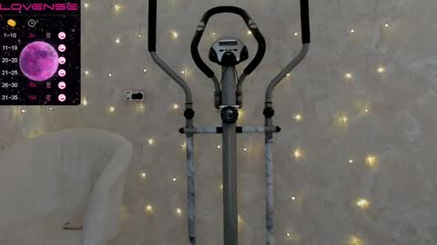 Snapshot of jeniferji chatting on February 25, 2025, 7:31 am EvaSileZ online show from February 25, 2025, 7:31 am