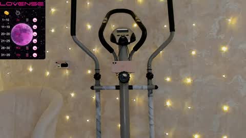 Snapshot of jeniferji chatting on February 28, 2025, 4:10 am EvaSileZ online show from February 28, 2025, 4:10 am