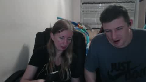 Snapshot of jenisandpeter chatting on September 19, 2025, 7:36 pm JenisAndPeter online show from September 19, 2025, 7:36 pm