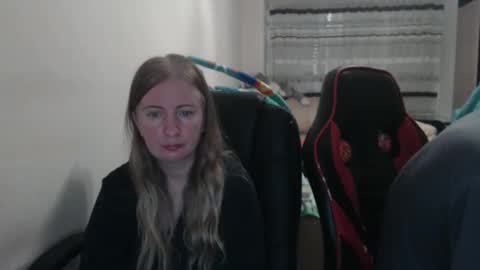 Snapshot of jenisandpeter chatting on September 20, 2025, 7:59 pm JenisAndPeter online show from September 20, 2025, 7:59 pm