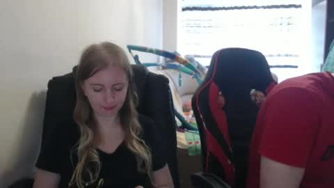 Snapshot of jenisandpeter chatting on September 23, 2025, 6:16 am JenisAndPeter online show from September 23, 2025, 6:16 am