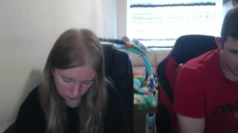 Snapshot of jenisandpeter chatting on September 24, 2025, 6:39 am JenisAndPeter online show from September 24, 2025, 6:39 am