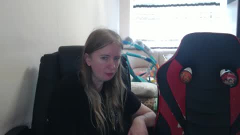 Snapshot of jenisandpeter chatting on September 29, 2025, 6:51 am JenisAndPeter online show from September 29, 2025, 6:51 am