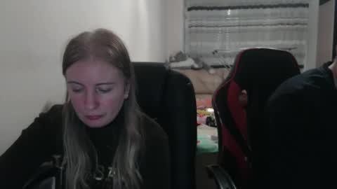 Snapshot of jenisandpeter chatting on September 30, 2025, 7:08 pm JenisAndPeter online show from September 30, 2025, 7:08 pm