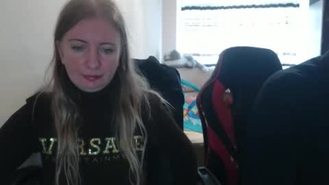 Snapshot of jenisandpeter chatting on October 3, 2025, 8:11 am JenisAndPeter online show from October 3, 2025, 8:11 am