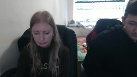 Snapshot of jenisandpeter chatting on October 4, 2025, 7:06 am JenisAndPeter online show from October 4, 2025, 7:06 am