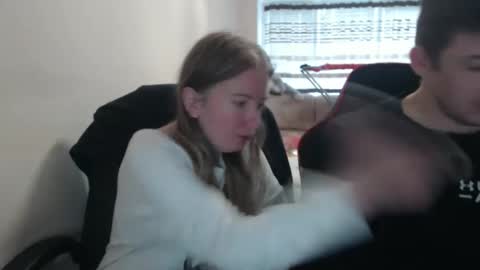 Snapshot of jenisandpeter chatting on October 5, 2025, 7:17 am JenisAndPeter online show from October 5, 2025, 7:17 am