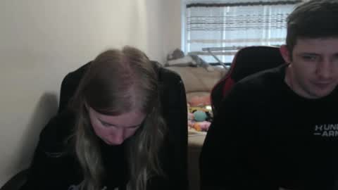 Snapshot of jenisandpeter chatting on October 9, 2025, 7:06 am JenisAndPeter online show from October 9, 2025, 7:06 am