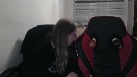 Snapshot of jenisandpeter chatting on October 9, 2025, 7:23 pm JenisAndPeter online show from October 9, 2025, 7:23 pm