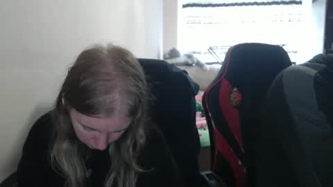 Snapshot of jenisandpeter chatting on October 11, 2025, 8:02 am JenisAndPeter online show from October 11, 2025, 8:02 am