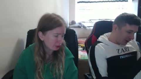 Snapshot of jenisandpeter chatting on October 17, 2025, 7:33 am JenisAndPeter online show from October 17, 2025, 7:33 am