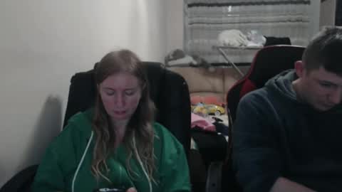 Snapshot of jenisandpeter chatting on October 18, 2025, 7:58 pm JenisAndPeter online show from October 18, 2025, 7:58 pm