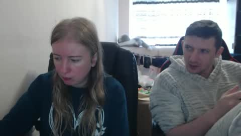 Snapshot of jenisandpeter chatting on November 2, 2025, 8:06 am JenisAndPeter online show from November 2, 2025, 8:06 am