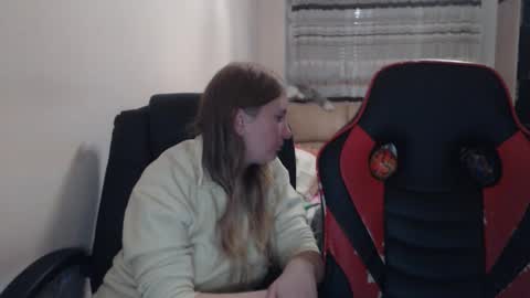 Snapshot of jenisandpeter chatting on November 6, 2025, 7:26 pm JenisAndPeter online show from November 6, 2025, 7:26 pm