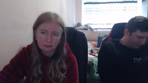 Snapshot of jenisandpeter chatting on November 17, 2025, 8:20 am JenisAndPeter online show from November 17, 2025, 8:20 am