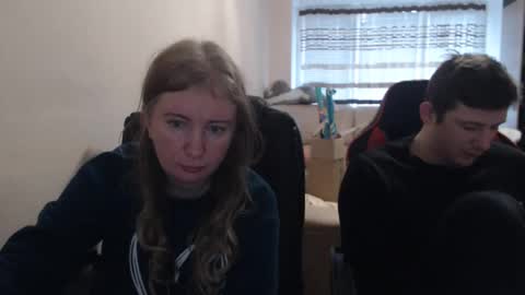 Snapshot of jenisandpeter chatting on December 2, 2025, 7:03 am JenisAndPeter online show from December 2, 2025, 7:03 am