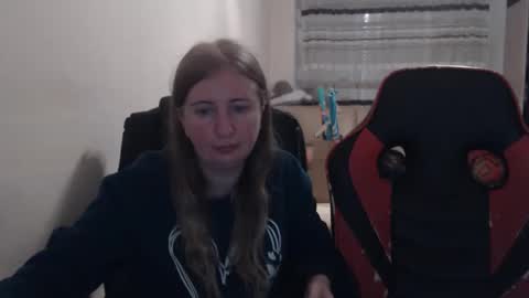 Snapshot of jenisandpeter chatting on December 2, 2025, 7:09 pm JenisAndPeter online show from December 2, 2025, 7:09 pm