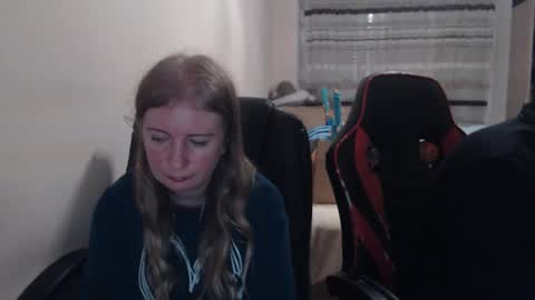 Snapshot of jenisandpeter chatting on December 3, 2025, 7:23 pm JenisAndPeter online show from December 3, 2025, 7:23 pm