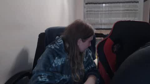 Snapshot of jenisandpeter chatting on December 5, 2025, 5:09 pm JenisAndPeter online show from December 5, 2025, 5:09 pm