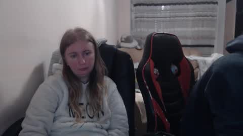 Snapshot of jenisandpeter chatting on December 15, 2025, 8:24 pm JenisAndPeter online show from December 15, 2025, 8:24 pm