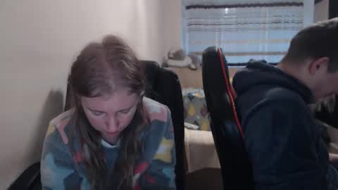 Snapshot of jenisandpeter chatting on December 17, 2025, 6:08 am JenisAndPeter online show from December 17, 2025, 6:08 am