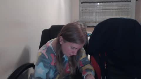 Snapshot of jenisandpeter chatting on December 17, 2025, 6:14 pm JenisAndPeter online show from December 17, 2025, 6:14 pm