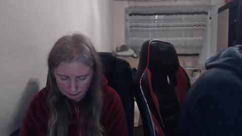 Snapshot of jenisandpeter chatting on February 21, 2026, 7:48 pm JenisAndPeter online show from February 21, 2026, 7:48 pm