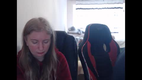 Snapshot of jenisandpeter chatting on February 23, 2026, 8:01 am JenisAndPeter online show from February 23, 2026, 8:01 am