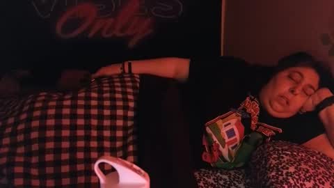  Dragon Queen. Be my Dragon --  and  online show from February 5, 2026, 11:48 am