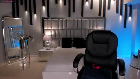 Jenna Olson  online show from January 8, 2026, 6:10 pm