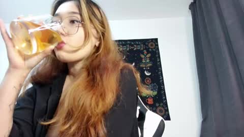 Snapshot of jennatyan chatting on October 4, 2025, 2:37 pm JENNA online show from October 4, 2025, 2:37 pm