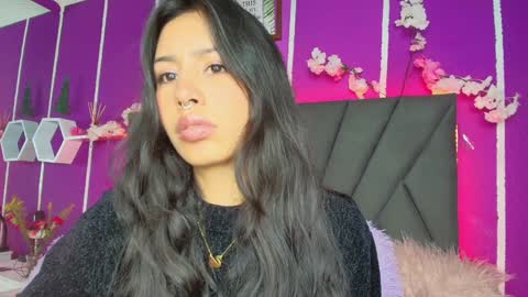 Snapshot of jenner_mills chatting on December 5, 2024, 10:23 am Jenner online show from December 5, 2024, 10:23 am