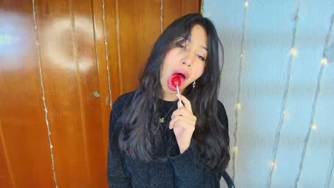 Snapshot of jenner_mills chatting on December 12, 2024, 7:52 am Jenner online show from December 12, 2024, 7:52 am