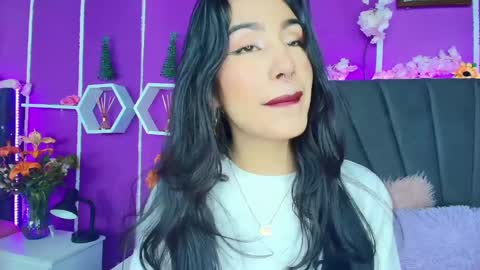 Snapshot of jenner_mills chatting on December 15, 2024, 4:07 am Jenner online show from December 15, 2024, 4:07 am