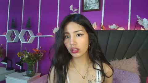 Snapshot of jenner_mills chatting on December 17, 2024, 3:17 am Jenner online show from December 17, 2024, 3:17 am