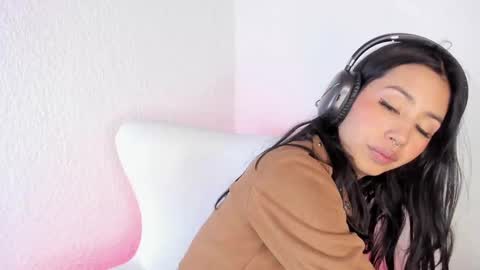 Snapshot of jenner_mills chatting on December 23, 2024, 7:06 am Jenner online show from December 23, 2024, 7:06 am