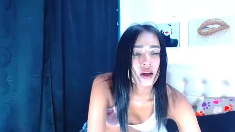 Snapshot of jenng18 chatting on December 25, 2024, 4:44 am jenn online show from December 25, 2024, 4:44 am