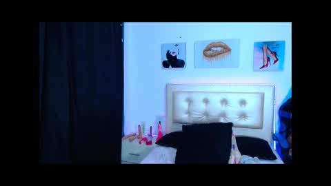 Snapshot of jenng18 chatting on January 16, 2025, 2:19 am jenn online show from January 16, 2025, 2:19 am