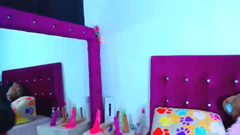 Snapshot of jenng18 chatting on September 27, 2025, 7:13 am jenn online show from September 27, 2025, 7:13 am