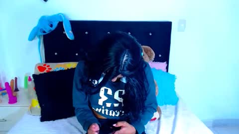 Snapshot of jenng18 chatting on December 17, 2025, 3:23 am jenn online show from December 17, 2025, 3:23 am