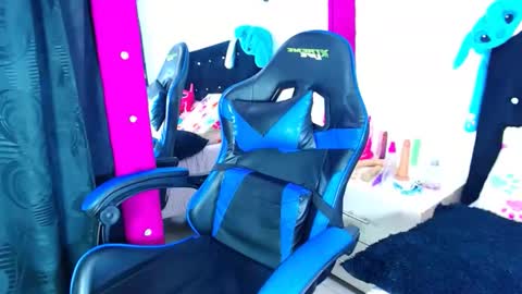 Snapshot of jenng18 chatting on February 17, 2026, 3:36 am jenn online show from February 17, 2026, 3:36 am