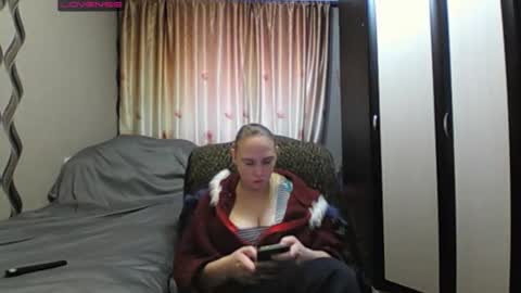 JenniDeep online show from February 12, 2026, 11:49 am