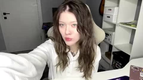 Snapshot of jenniehospelhorn chatting on June 12, 2026, 8:35 am Michelle online show from June 12, 2026, 8:35 am