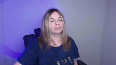 Jennifer online show from September 12, 2025, 6:52 pm