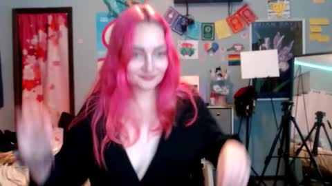 Jennifer Gwen online show from November 18, 2025, 2:17 am
