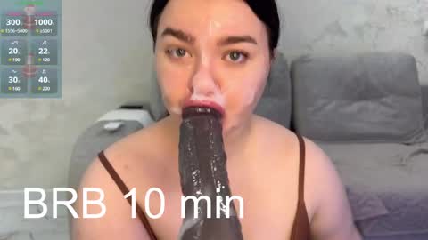 Snapshot of jennisxcharming chatting on December 14, 2024, 1:17 am Mila online show from December 14, 2024, 1:17 am